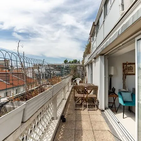 Vaugirard Lecourbe 2br Avec Balcon Apartment